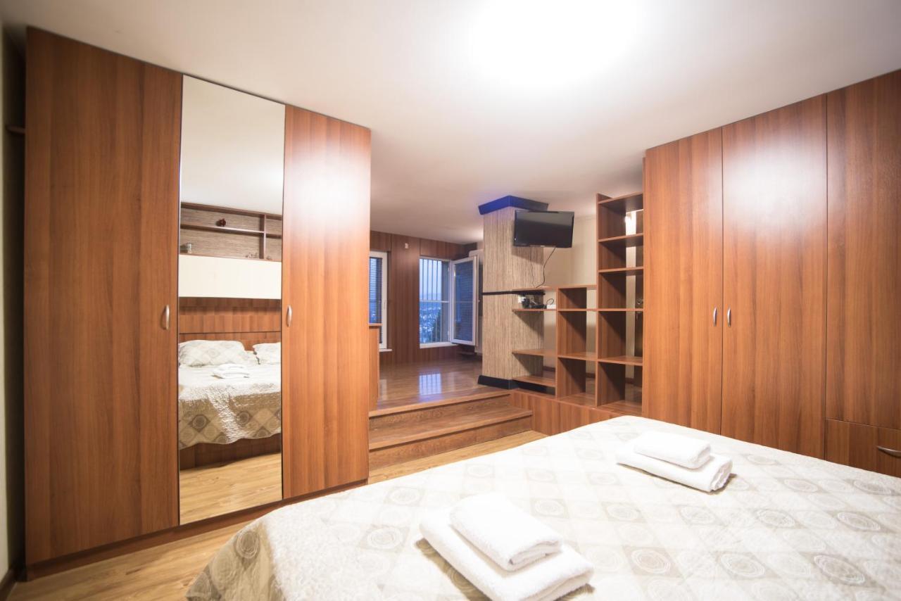 Terrace House Tbilisi Hotel ภายนอก รูปภาพ