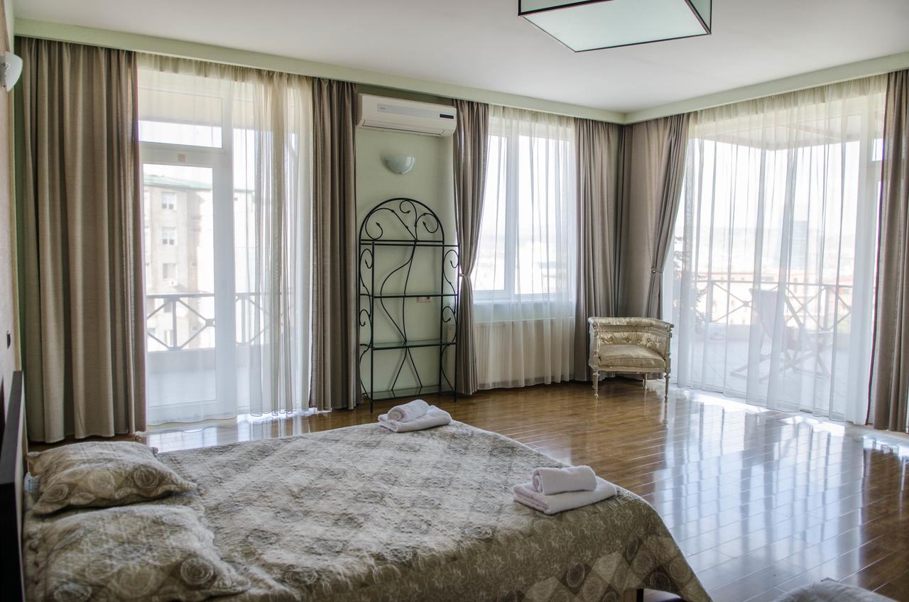 Terrace House Tbilisi Hotel ภายนอก รูปภาพ